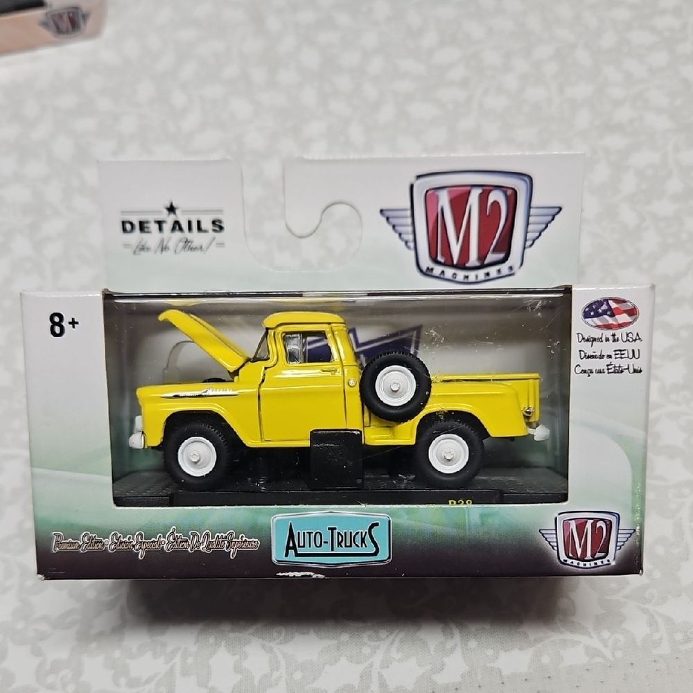 M2 Machines 1958 Chevrolet Apache Step Side Premium Die-cast Pick-up R38 16-22